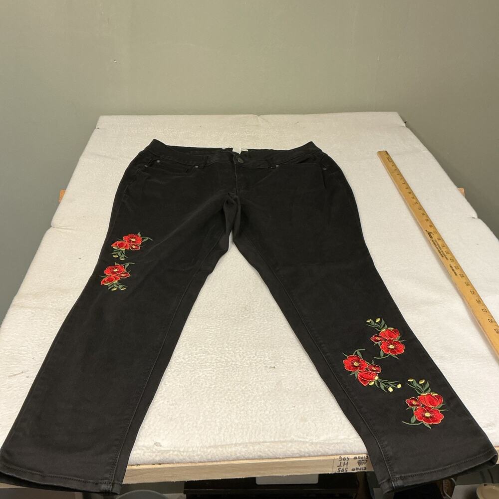 Cato Black Contemporary Women’s Jeans Size 16 Roseson Legs Inseam 30 ,. 3531